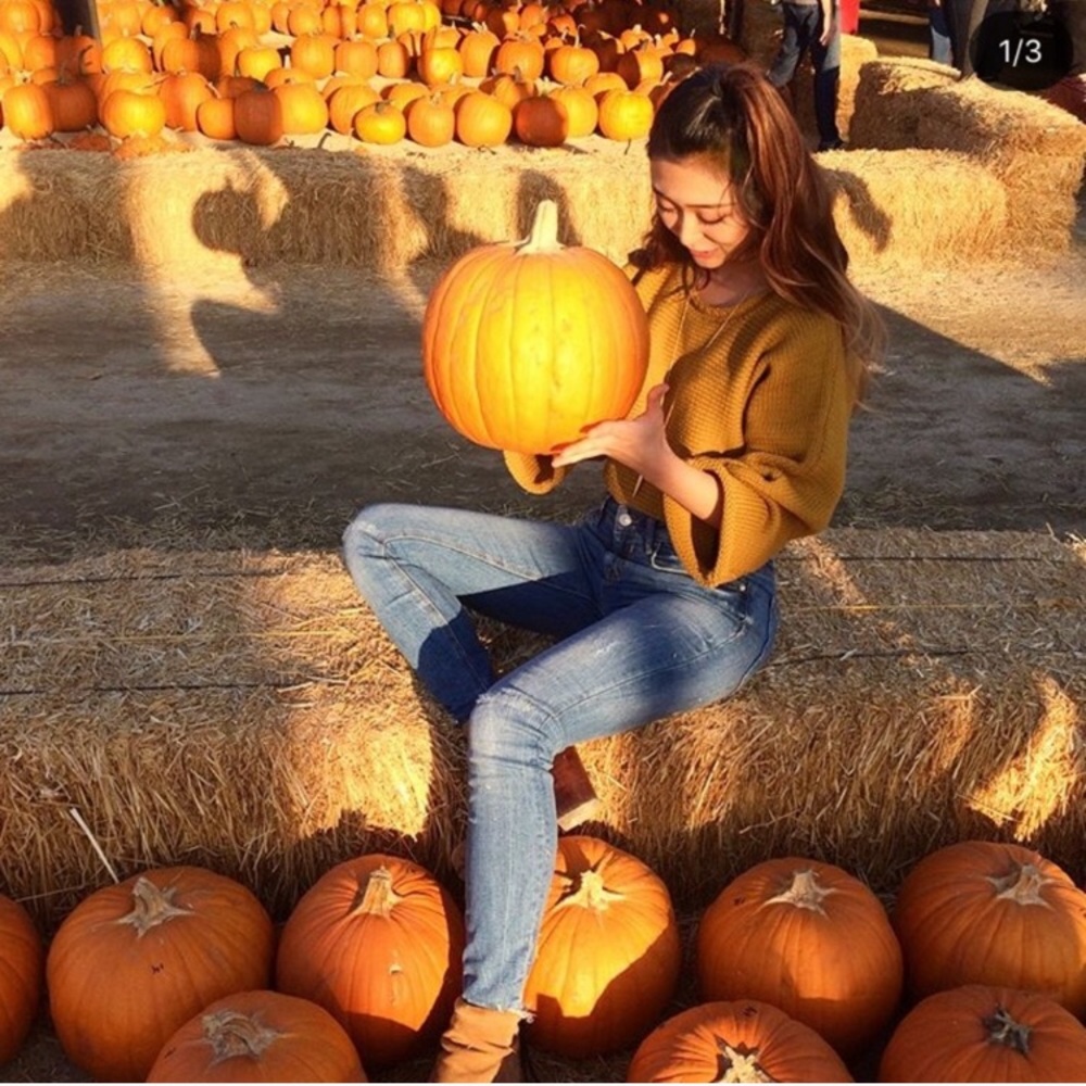 UO MUSTARD CROPPED SWEATER
